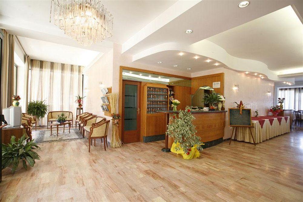 Hotel Teti 벨레지아아지마리나 외부 사진